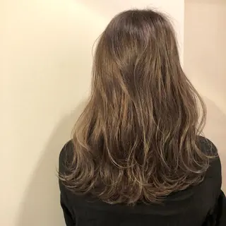 セミロング ＨＩ ROのヘアスタイル