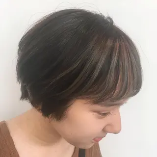 ショート カラー RINA🧤 デザインとボブのヘアスタイル