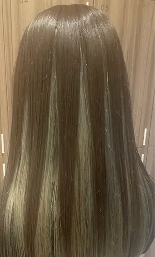 セミロング カラー 【複雑履歴ブリーチ】 中村　玲仁のヘアスタイル