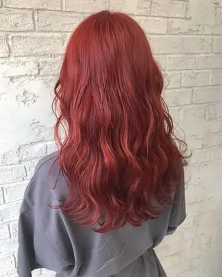 ロング カラー オリーブ/アッシュ やわらか透明感カラーのヘアスタイル