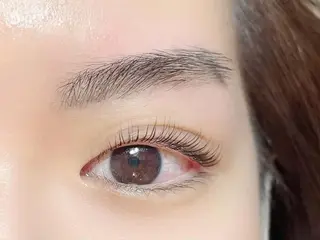 マツエク・マツパ サラバイ ニコットの眉毛・アイブロウイメージ