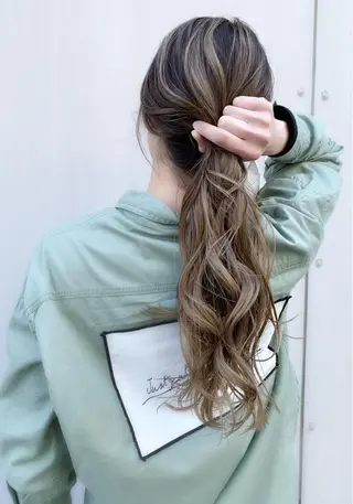 ロング 🤍デザインカラー 特化🤍HIROのヘアスタイル