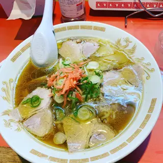 ショート メンズ アイブロウ マツエク・マツパ ネイル キッズ LOVE ホワイトニング下北沢のエステ・リラクイメージ