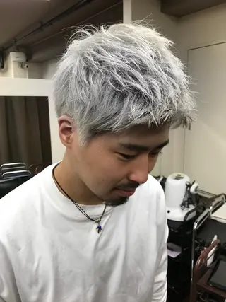 ショート カラー メンズ メンズハイトーン メンズバレイヤージュのヘアスタイル