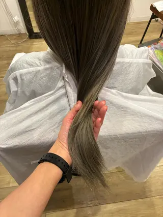 カラー 清水 美香のヘアスタイル