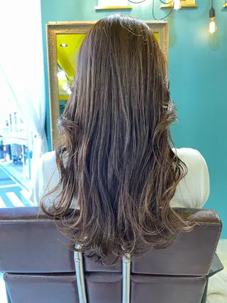 ロング 末石 智のヘアスタイル