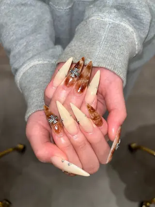 ネイル taminami Lunaのネイルデザイン