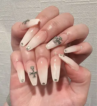 ネイル D-BEAUTY Nailsalonのネイルデザイン
