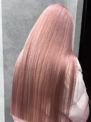 ロング カラー ヘアテラス エムナラテンのヘアスタイル