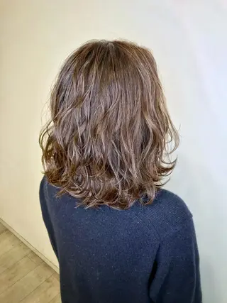 ミディアム カラー Miru by INCE HAIRのヘアスタイル