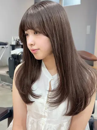 セミロング てーと /レイヤーカットのヘアスタイル