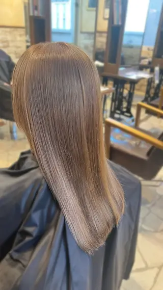 ロング 栗林 萌々のヘアスタイル