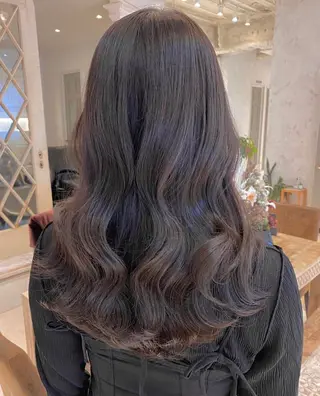 ミディアム カラー 美髪矯正×レイヤー 松田空優哉のヘアスタイル