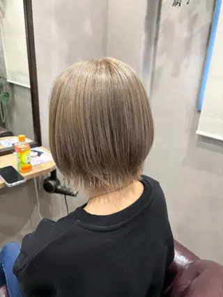 ショート カラー 石田 佳恋のヘアスタイル