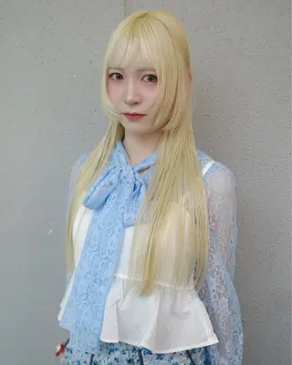 ロング カラー ブリーチ🪡 ボブ🐬レイヤーのヘアスタイル