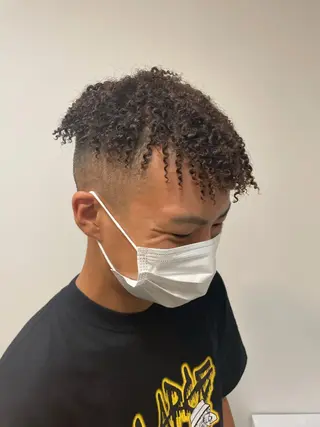 ショート メンズパーマのプロ 川野翔太のヘアスタイル