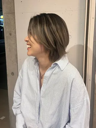 ショート カラー 近藤 詩桜のヘアスタイル