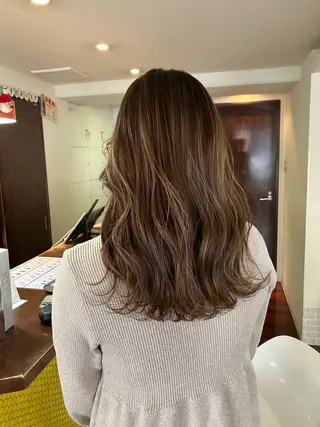 ロング カラー 髪質改善美容師 🪽YOSSYのヘアスタイル