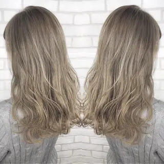 ロング カラー 小島 侑衣のヘアスタイル