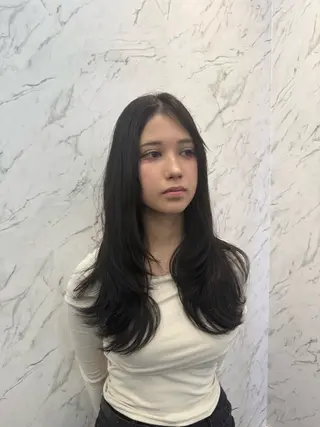 ロング ✨ハイトーン/レイヤ ー/横浜/優内✨のヘアスタイル