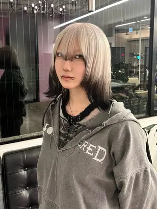 ミディアム カラー TOTA 唯一無二カラーのヘアスタイル