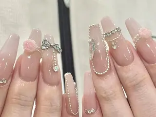 ネイル Shis_🦄shi 韓国風キラキラネイルのネイルデザイン