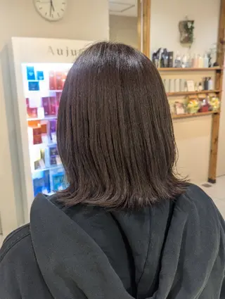 ミディアム 顔周りカット/お呼ば れヘア/レイヤーのヘアスタイル