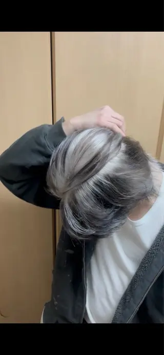 カラー 春島 翼のヘアスタイル