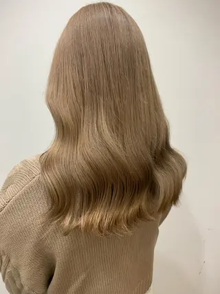 セミロング カラー 薄田 珠美のヘアスタイル