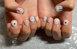 ネイル VIERU 🌈🎀💖のネイルデザイン