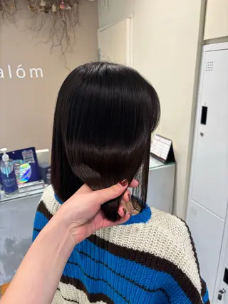 ミディアム パーマ 垢抜け小顔レイヤー オリーブ/スミレのヘアスタイル