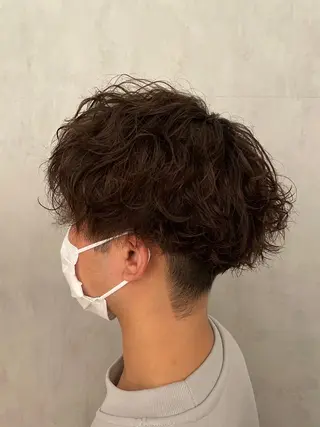 ショート パーマ メンズ 篠原 一成のヘアスタイル