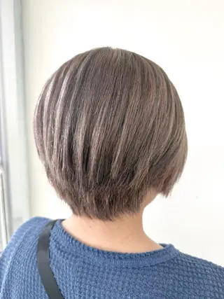 ショート カラー アダニヤ ナツキのヘアスタイル