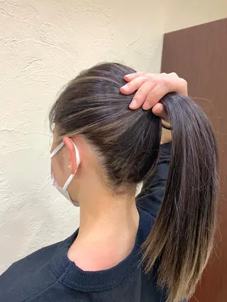 セミロング ブリーチ🌈ハイトー ンカラー ✨アニカ✨のヘアスタイル