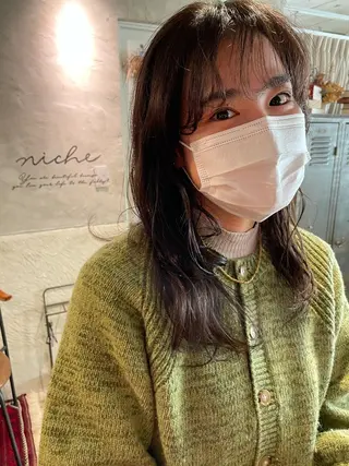 セミロング さの あやねのヘアスタイル