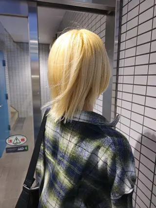 ミディアム カラー OMA　 カタギシのヘアスタイル