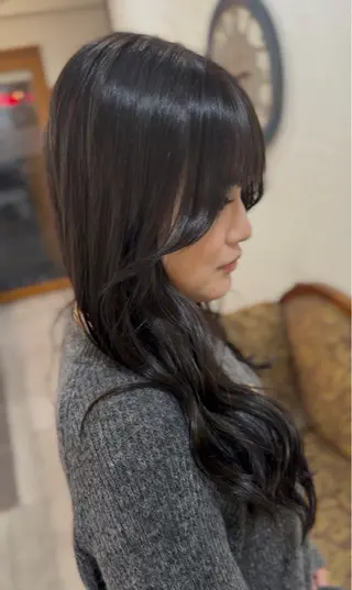 ロング 飯星慧斗 /ブリーチ、縮毛矯正のヘアスタイル