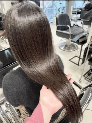 ロング カラー パーマ ヘアアレンジ 透明感/オリーブ/ グレージュ/YUKAのヘアスタイル