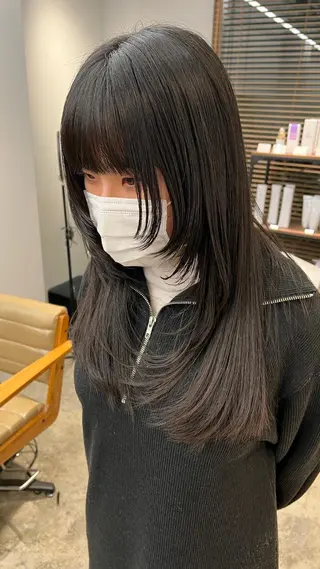ロング ブリーチ毛の縮毛矯正 ハイトーン/岡本智樹のヘアスタイル