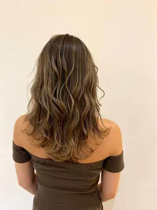 セミロング カラー 韓国風・ブリーチなし ・あり後藤 一斗店長のヘアスタイル