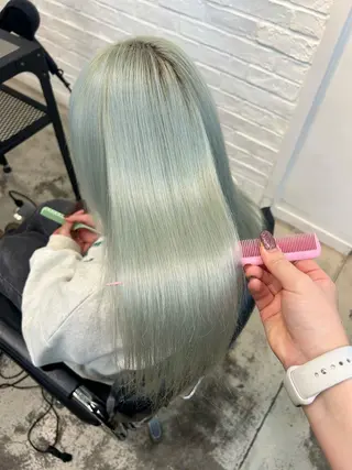 ロング カラー ヘアアレンジ 🎀ブリーチ×艶髪 🎀 ♡さや♡のヘアスタイル