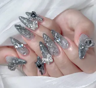 ネイル 🎀M nails✨ ビューティーのネイルデザイン
