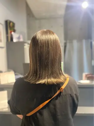 ミディアム 根本 真奈のヘアスタイル