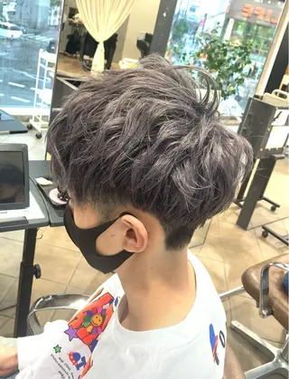 ショート メンズ メテオ ／ヘアカラー 西川菜実のヘアスタイル