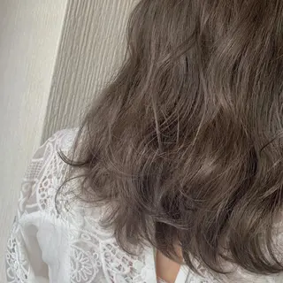 ミディアム 緑川 瑞穂のヘアスタイル
