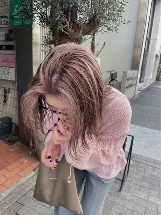 ミディアム 🍎デザインカラー /カエデ🍎のヘアスタイル