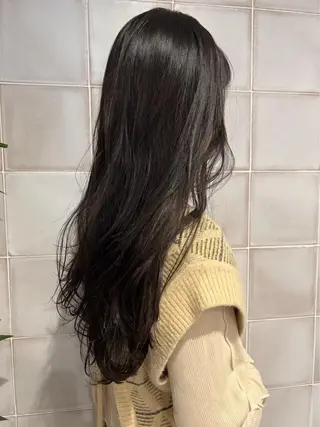 ロング 横手 愛美のヘアスタイル