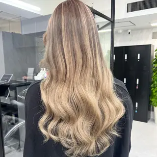ロング カラー シールエクステ特化 ハイトーン、NANAのヘアスタイル
