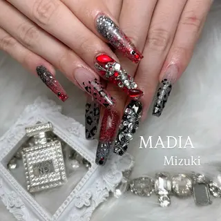 ネイル Nailsalon MADIA所属・石塚 みずきのネイルデザイン