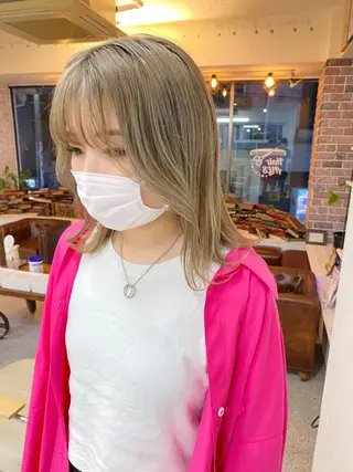 ミディアム カラー レイヤーウルフ エクステ磯部のヘアスタイル